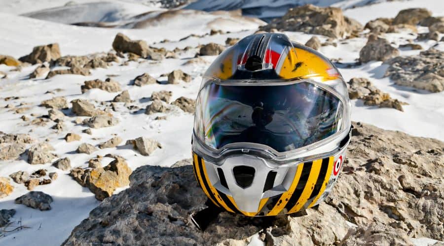 Best Snowmobile Helmet For Glasses