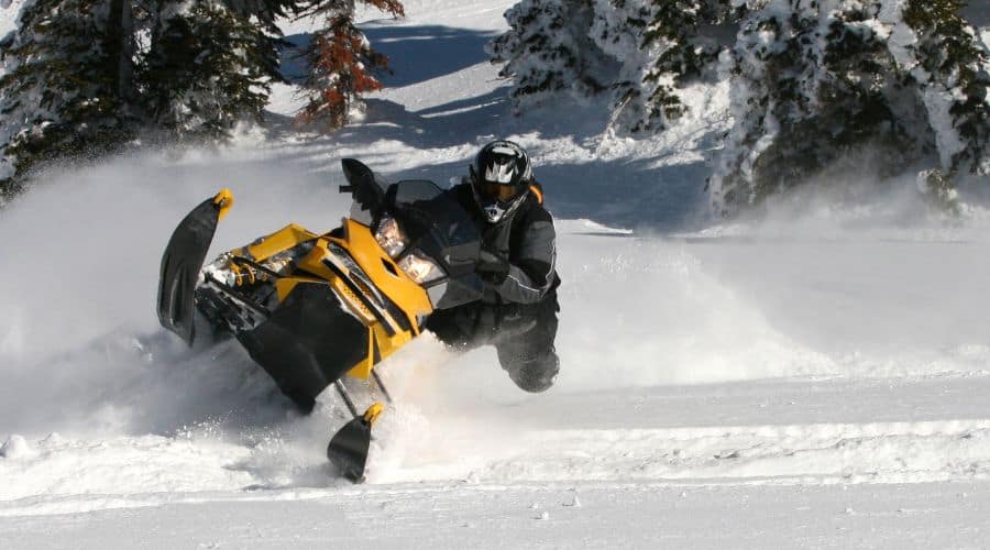 How Fast Does A 1000cc Snowmobile Go